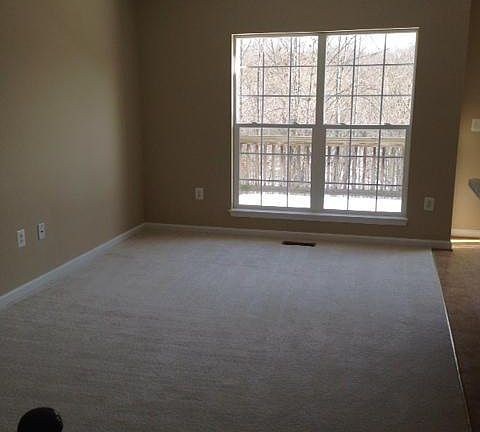 2nd image of 206 Hemlock Dr