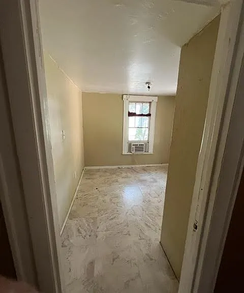 1031 N Florence Ave — Photo 3