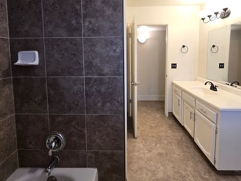3233 Stanford Ave — Photo 34