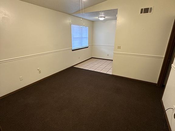 2nd image of 108 SE 4th St #Y3