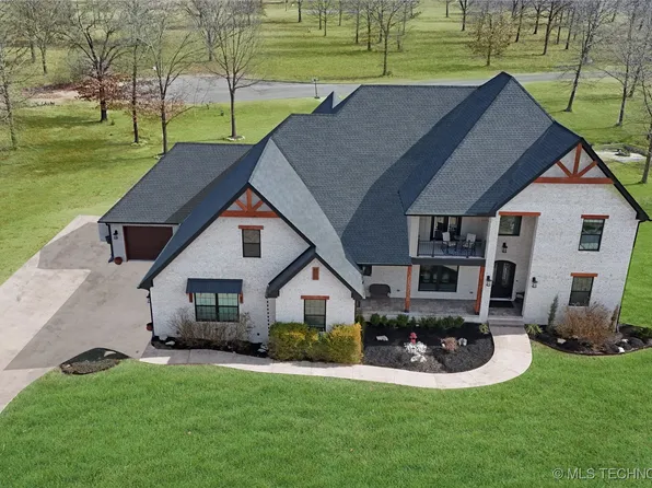 982 Edgewater Blvd, Tahlequah, OK 74464