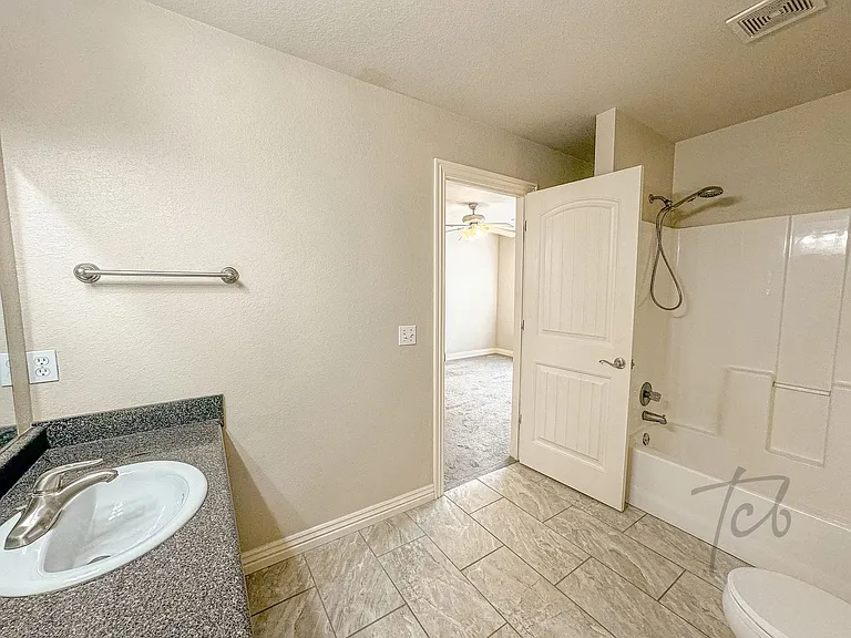 912 S Wood Ave — Photo 25