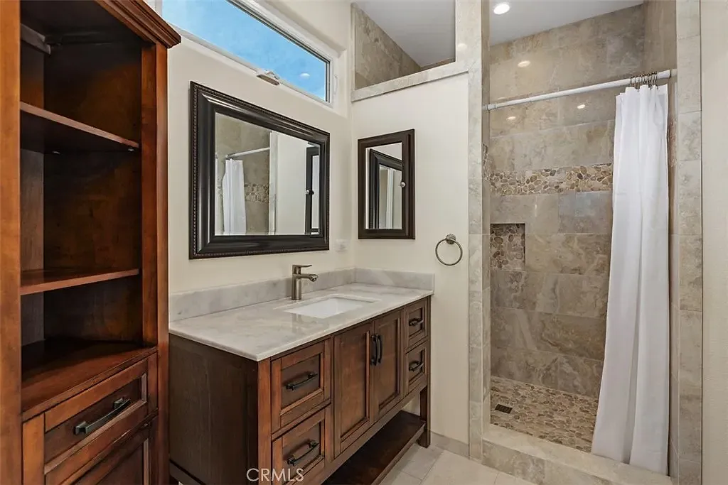 1321 Pepper Tree Ln — Photo 4