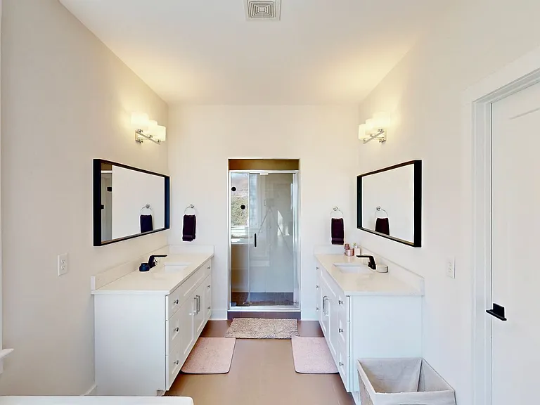 1220 Lomax Ave — Photo 32