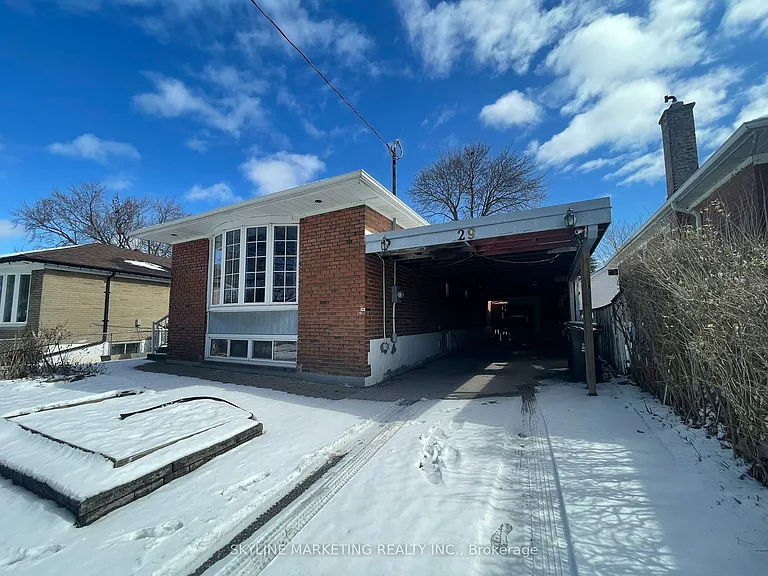 29 Tremely Cres #BSMT ROOM — Photo 1