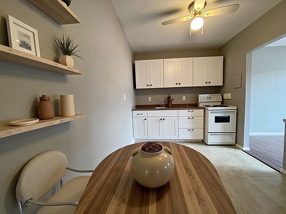 5th image of 50 Mohawk Rd W #305