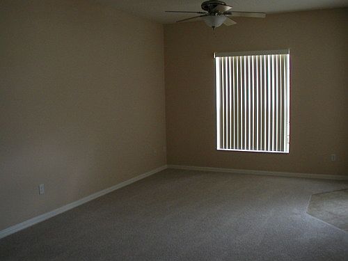 3rd image of 942 Willow Branch Dr