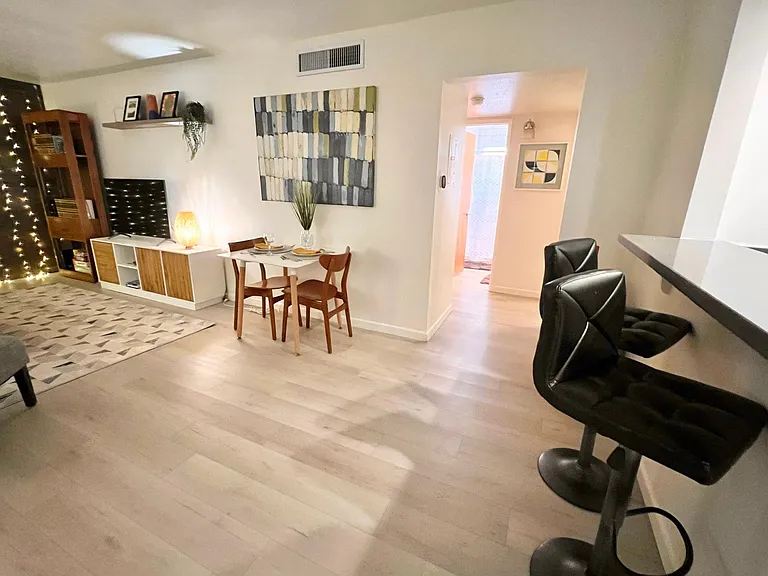 6906 E 4th St #2 — Photo 5