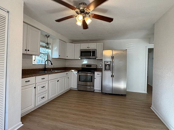4th image of 2600 18th Ave S