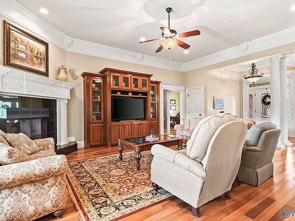 5th image of 137 Pavilion Dr