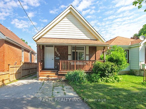 3rd image of 322 Mornington Ave