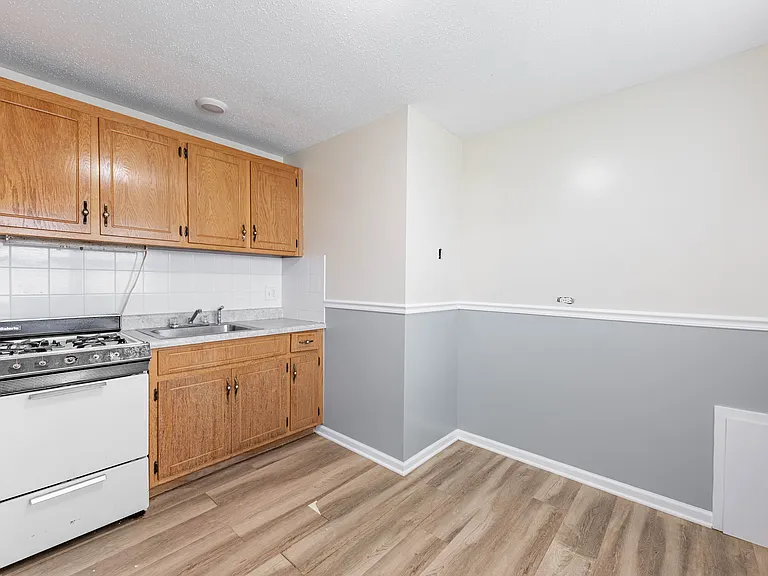 5508 W 55th St #10 — Photo 10