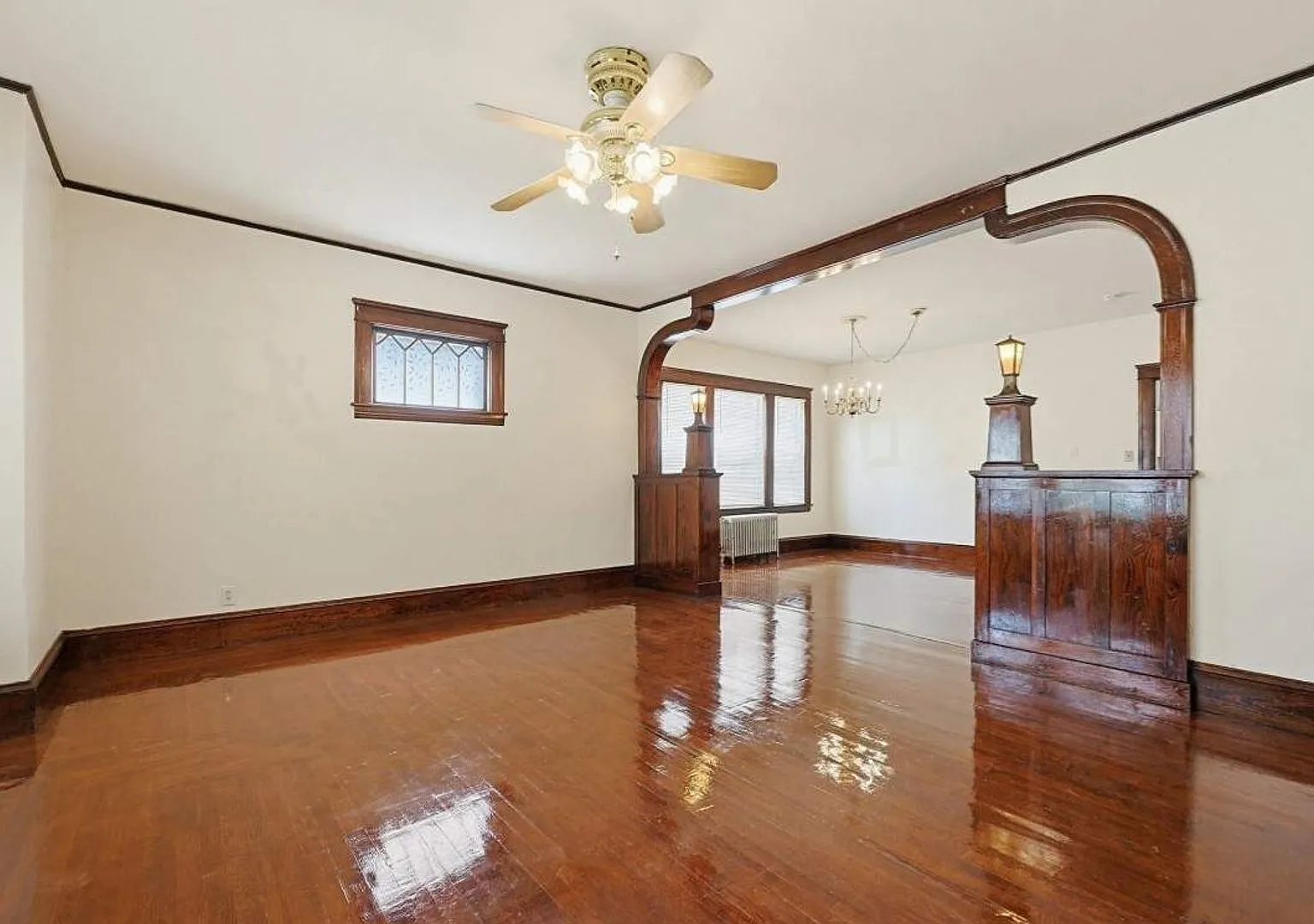 17 N Woodford St — Photo 3