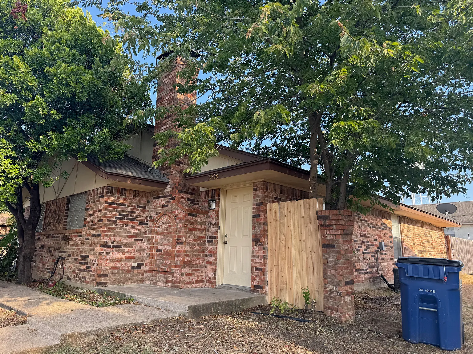 2 bed, 940 sqft, $1,350 — Photo 2