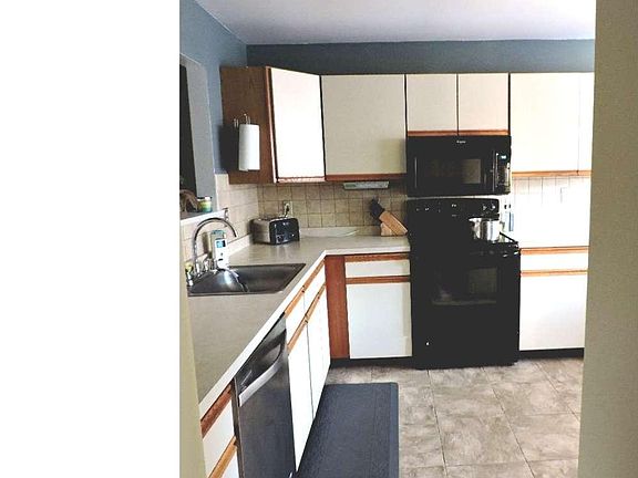 3rd image of 844 Sabina Cir