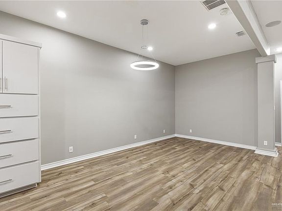 4th image of 1422 Seminole Valley Dr