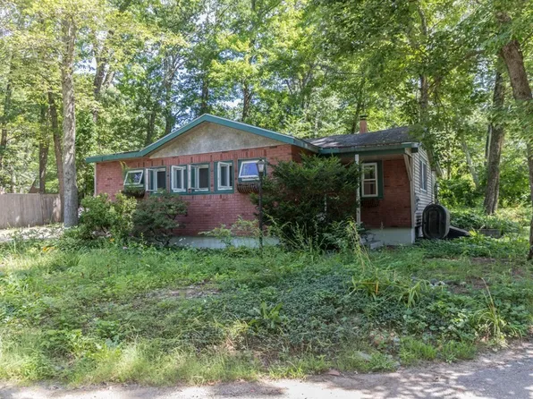 43 Spec Pond Ave, Lancaster, MA 01523