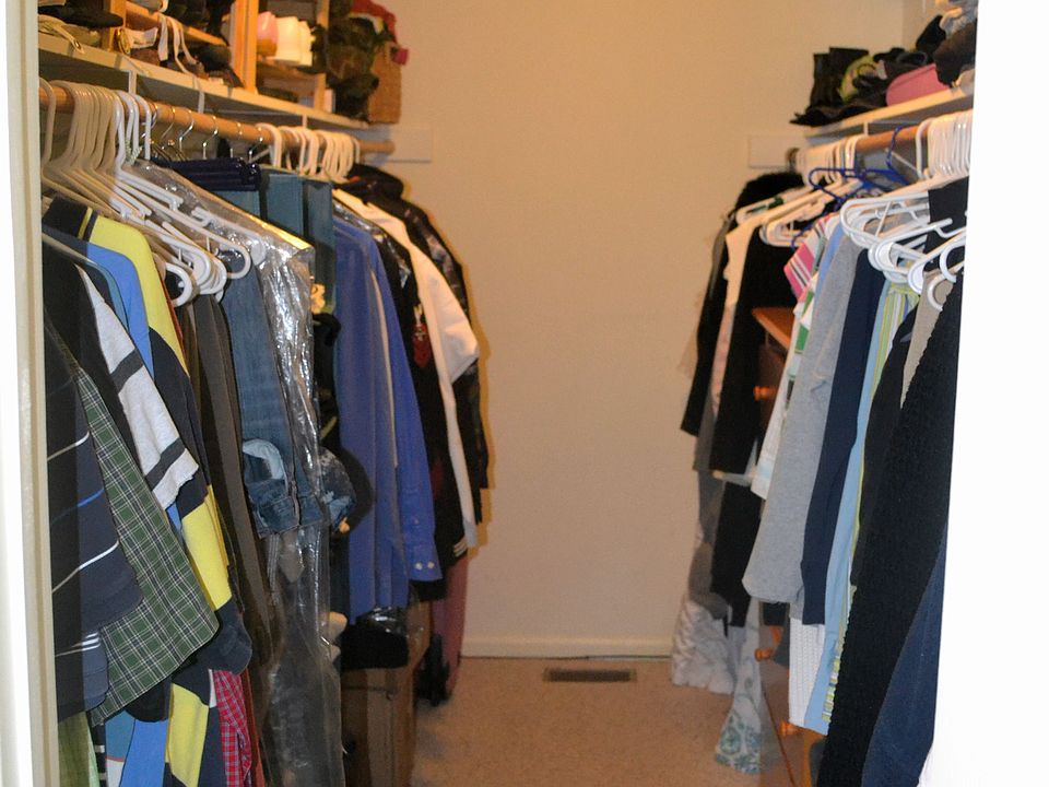 2nd image of 304 Cottage Ct