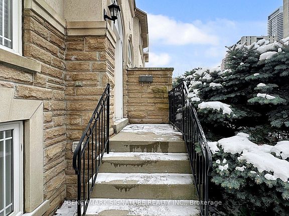 3rd image of 105 Doris Ave