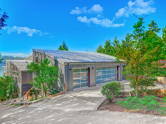 Island Contemporary 