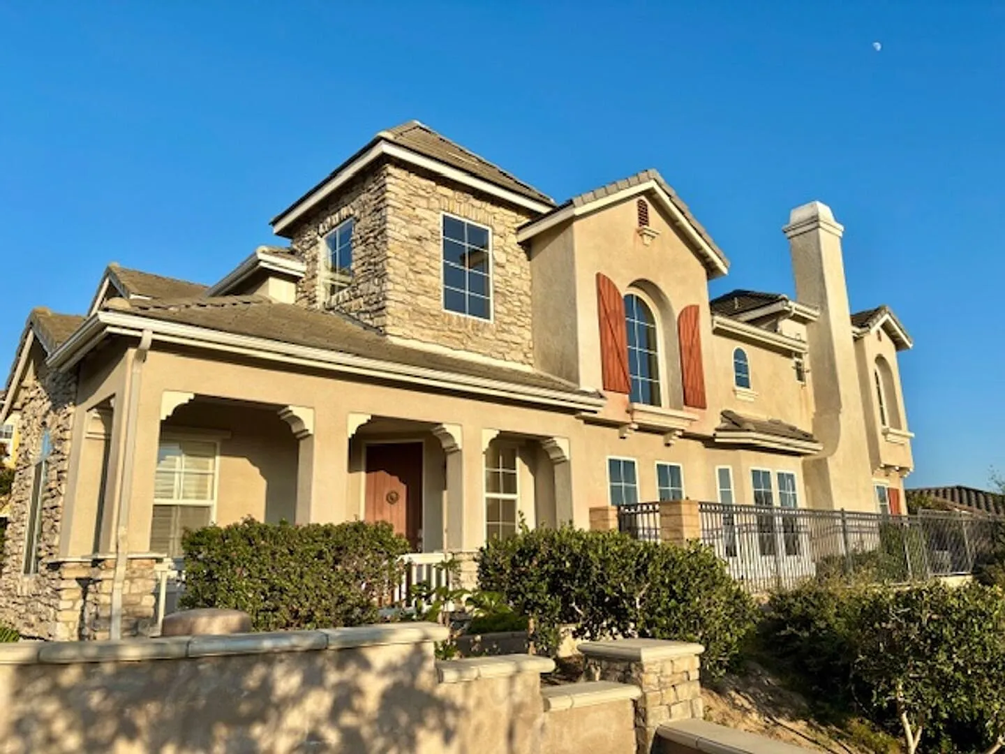 3 Bedroom + 3 Bathroom Home | Midtown Ventura | Unfurnished — Photo 2