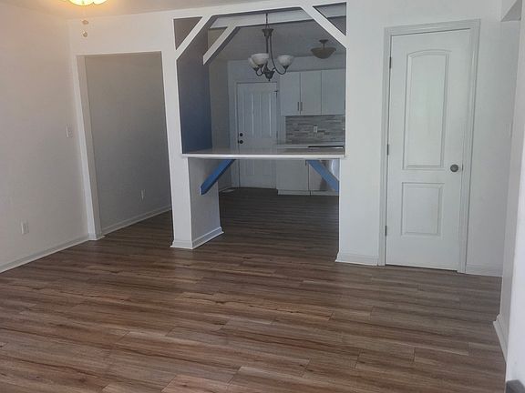 2nd image of 2824 Delrose Dr