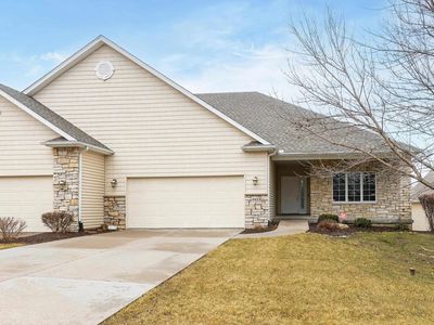 3412 Crowne Pointe Cir, Bettendorf, IA, 52722