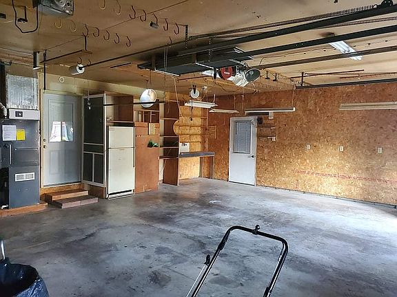 2nd image of 208 Essex Ave