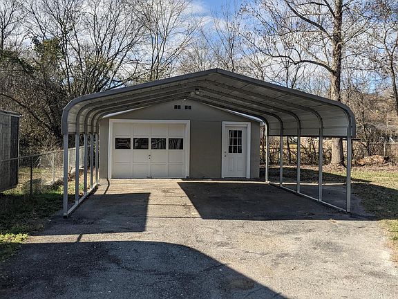 3rd image of 3813 Atlanta Dr