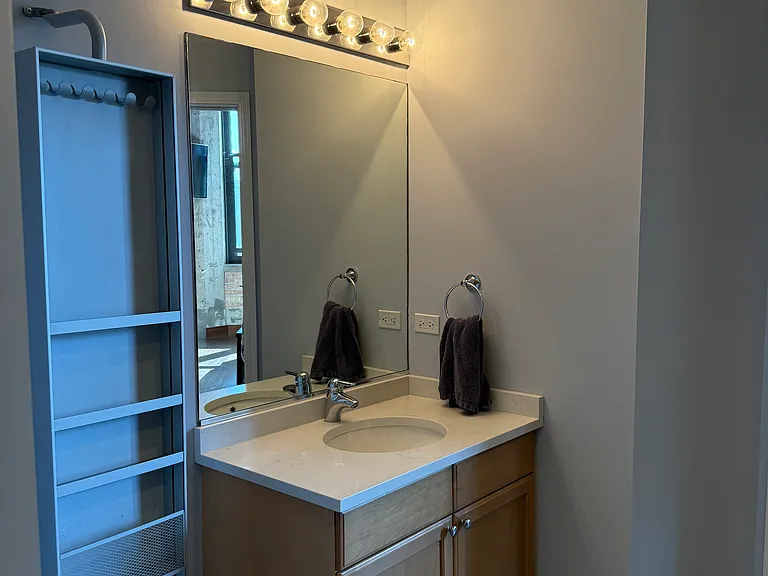 320 E 21st St #411 — Photo 18