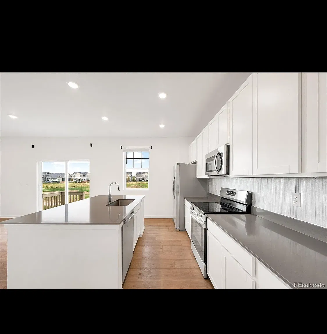 5 bed, 2449 sqft, $5,000 — Photo 3