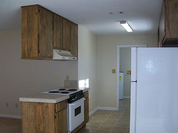 4th image of 127 Deville Dr