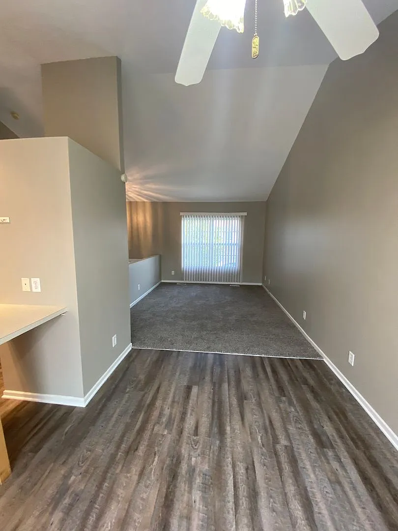 3 Bedroom/ 2 Bathroom $1895 — Photo 4