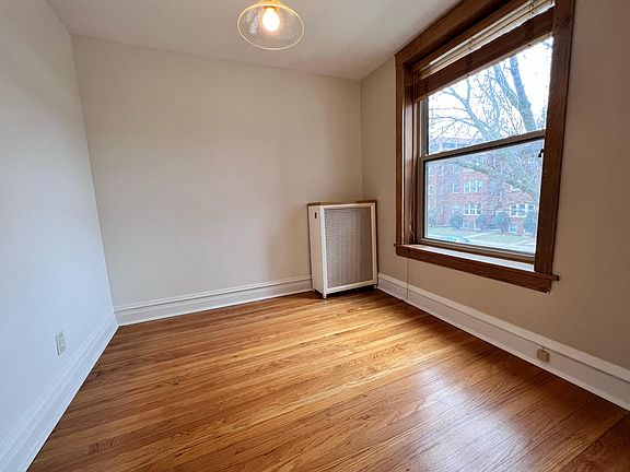 4th image of 2612 W Agatite Ave #2