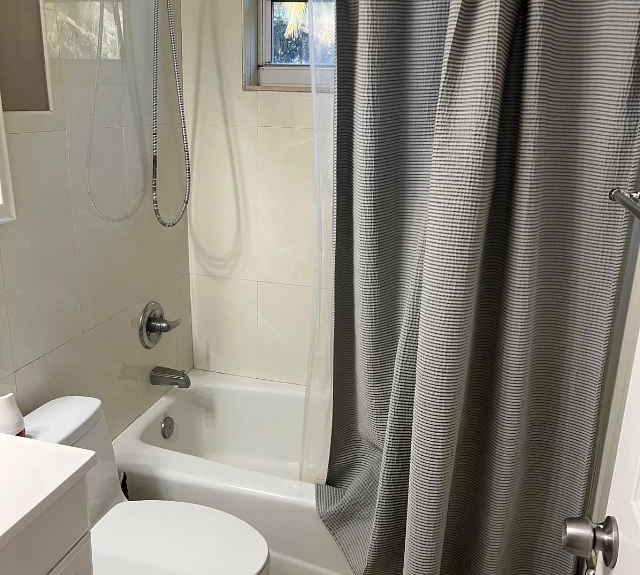 3 bed, 1000 sqft, $1,000 — Photo 3