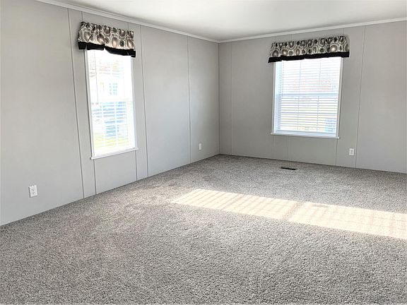 4th image of 6566 Stratford Dr