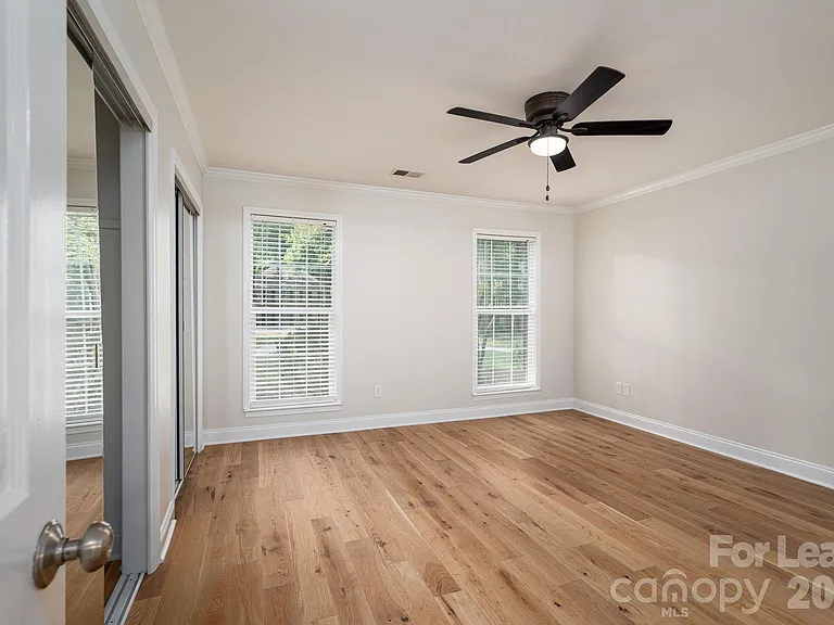 100 Cabell Way — Photo 8