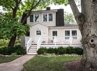 921 Fairoaks Ave, Deerfield, IL 60015