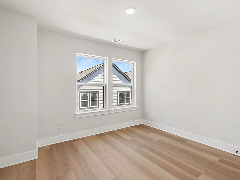 7920 Sansom Cir — Photo 26