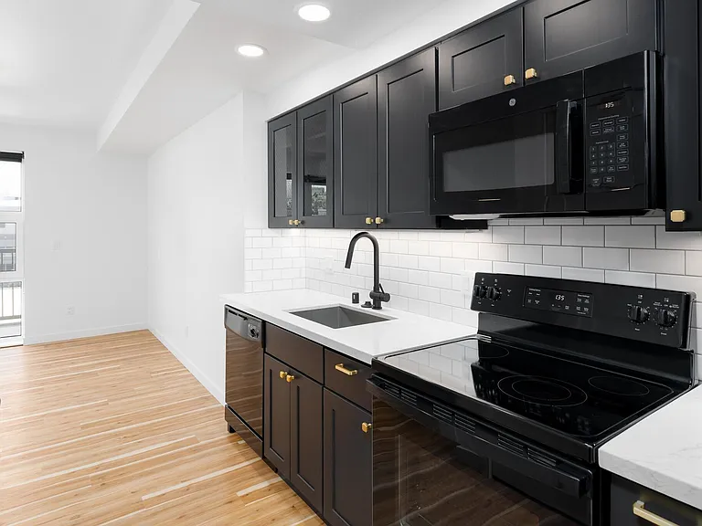 Woodworth Apartments | Vibrant & Luxurious Living in Capitol Hill — Photo 20