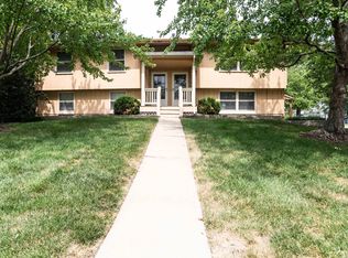 3200-3202 W 22nd Ter, Lawrence, KS 66047