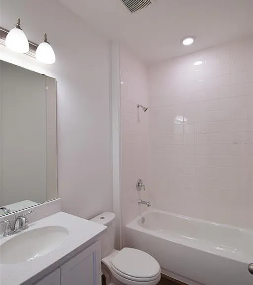 2370 Lancashire St — Photo 29