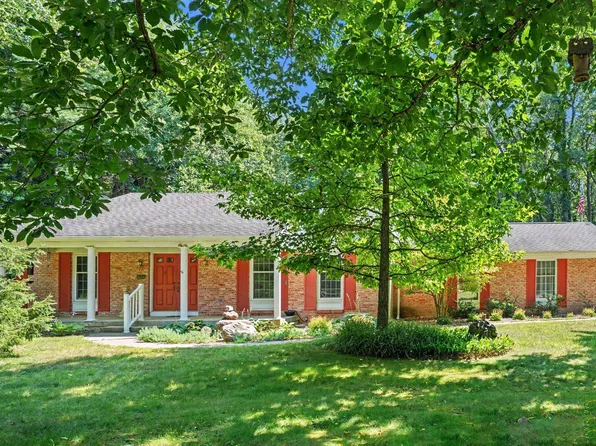 22727 Sunset Dr, Kalamazoo, MI 49009