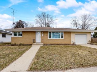 7527 18th Ave, Kenosha, WI 53143