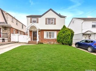 20914 Richland Ave, Oakland Gardens, NY 11364
