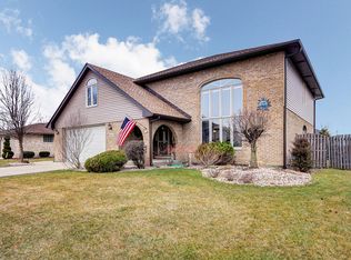 15624 Bramblewood Rd, Oak Forest, IL 60452