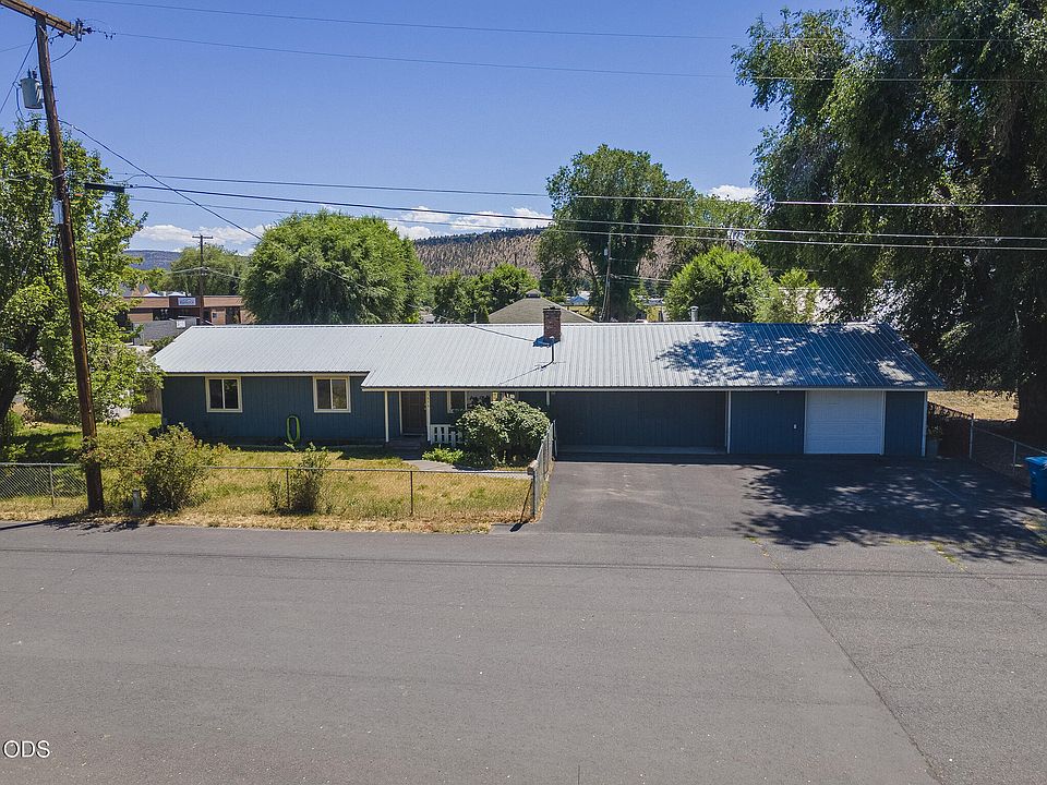 1st image of 1670 SE Mountain View Dr