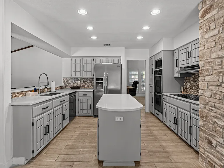 4501 Black Hickory Woods — Photo 4