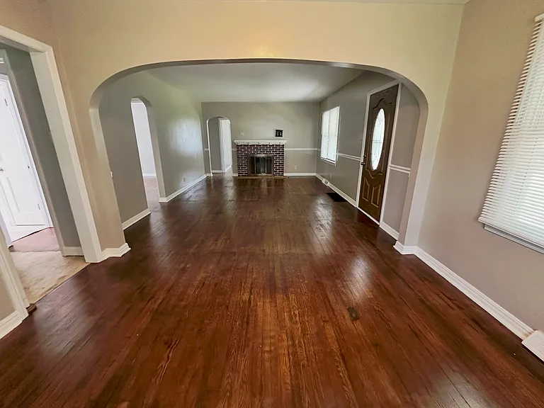 2212 SW Burnett Rd — Photo 5