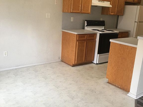 4th image of 3308 Toledo Dr